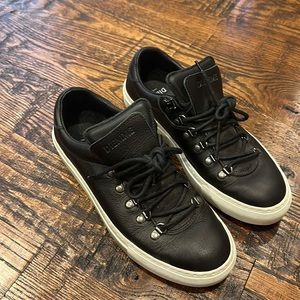 Diemme Women’s low top sneakers. Size 39